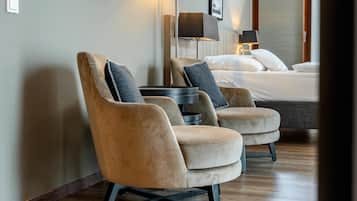 Suite, 1 Queen Bed, Refrigerator | In-room safe, soundproofing, rollaway beds, free WiFi