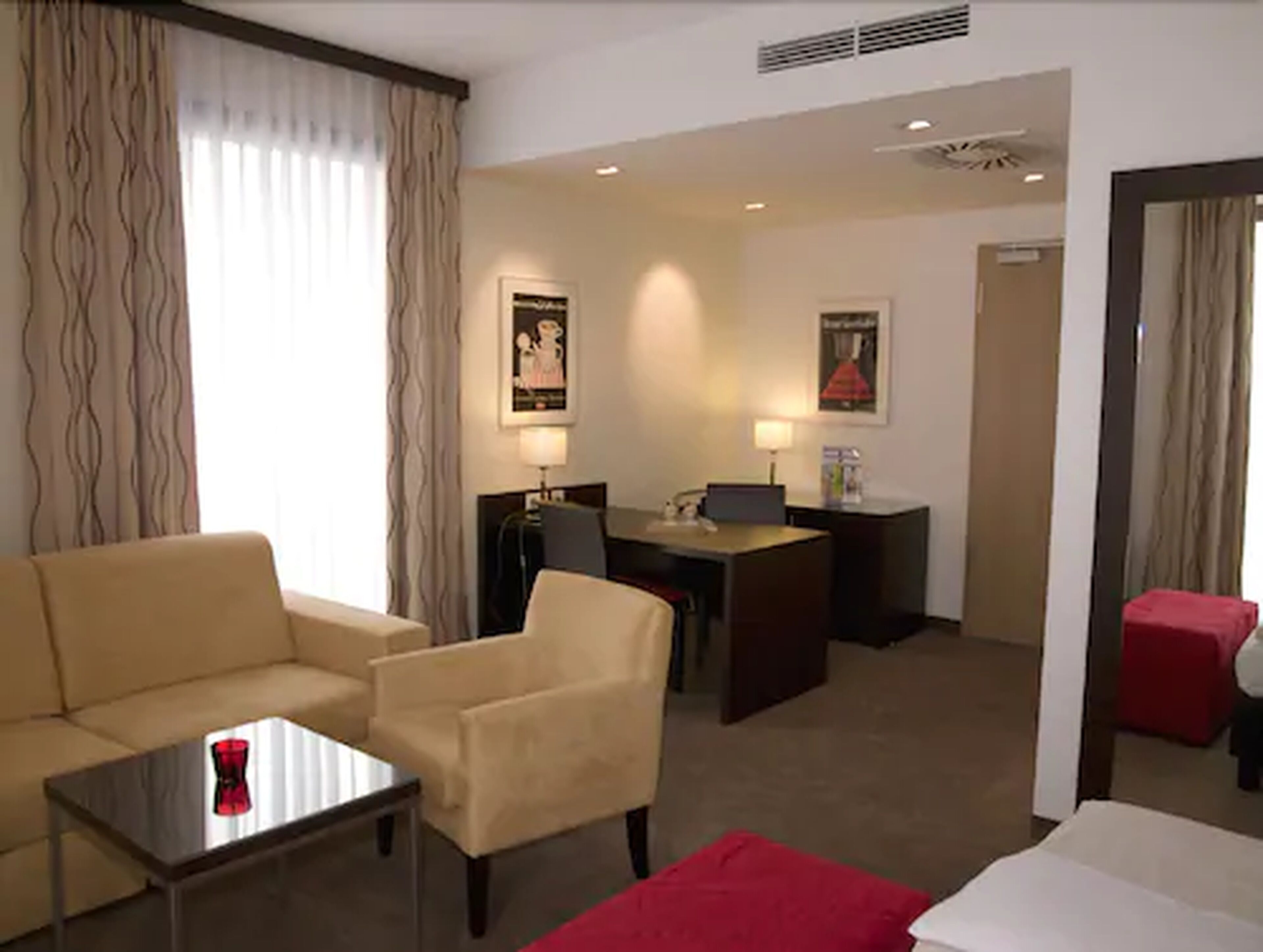 in-room business centre