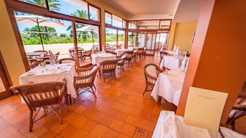 Tägliches Frühstücksbuffet gegen Gebühr