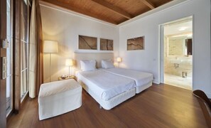 Family Villa | Minibar, in-room safe, desk, free WiFi
