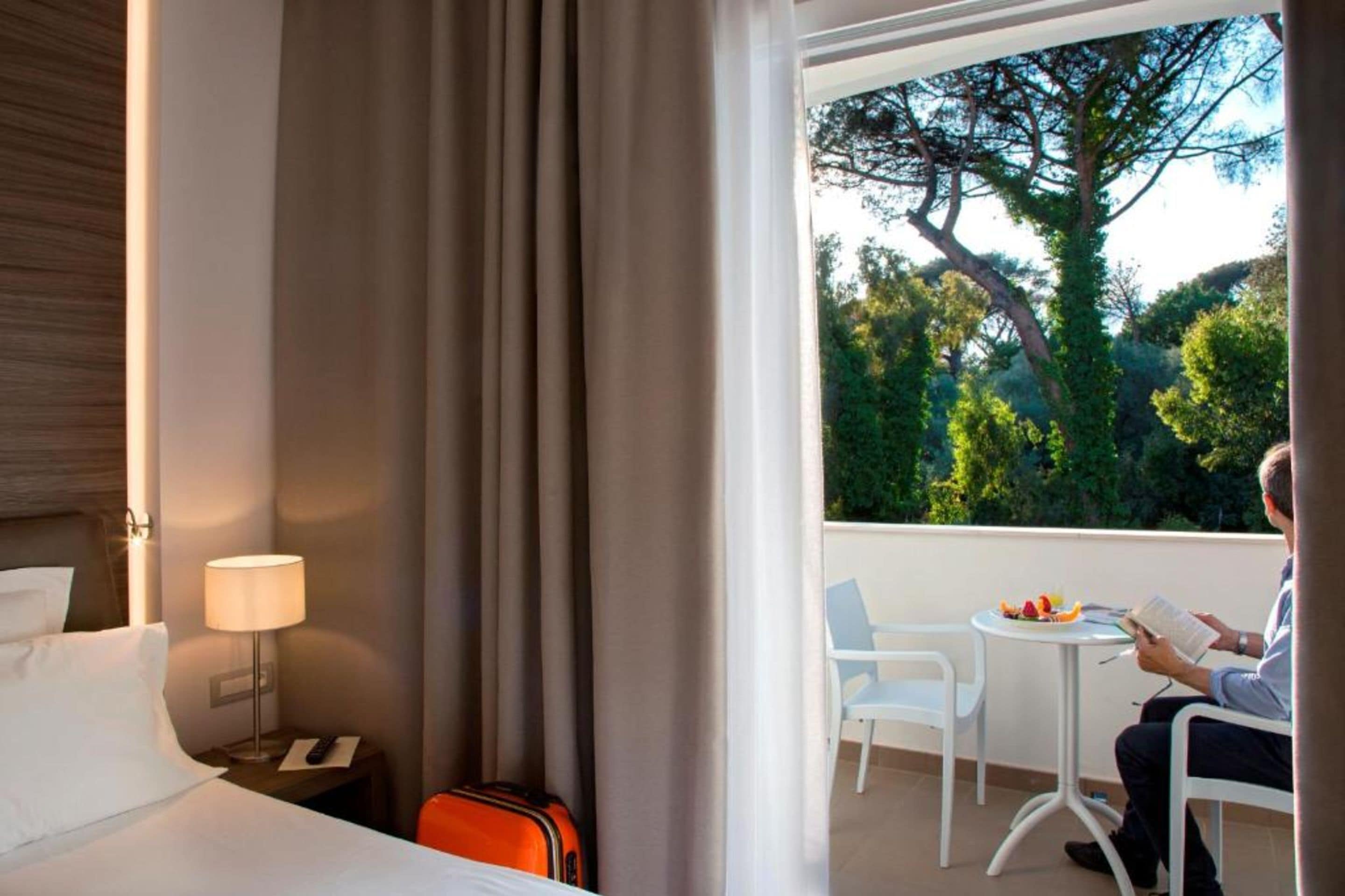 1 bedroom, hypo-allergenic bedding, minibar, in-room safe