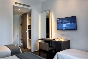 Comfort Triple Room | Hypo-allergenic bedding, minibar, in-room safe, soundproofing