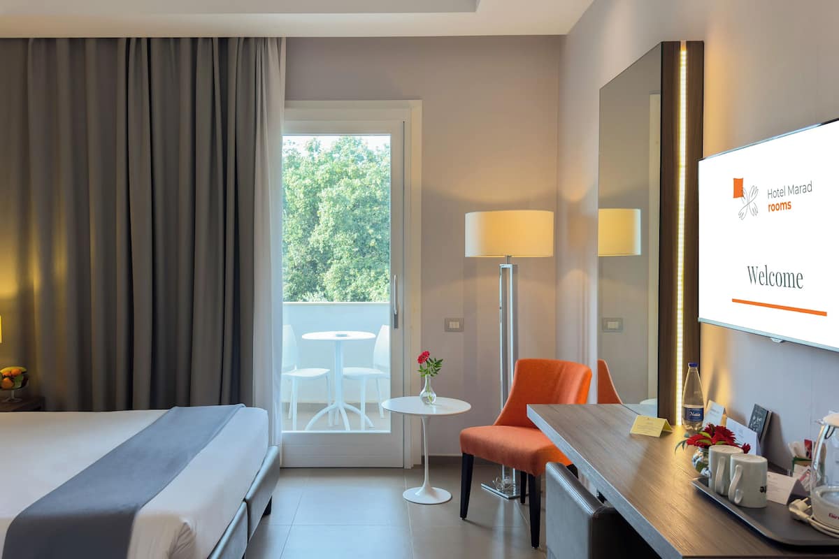 triple room, garden view | interior