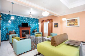 Lobby - La Quinta Inn & Suites by Wyndham St. Augustine (St. Augustine)