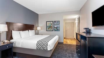 Room, 1 King Bed, Non Smoking | Premium bedding, desk, laptop workspace, iron/ironing board