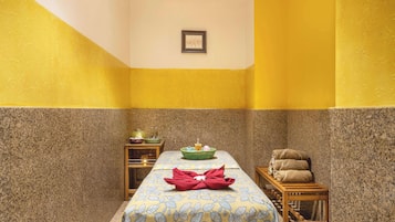 Dampbad, kropsbehandlinger, hot stone-massage, deep tissue-massage