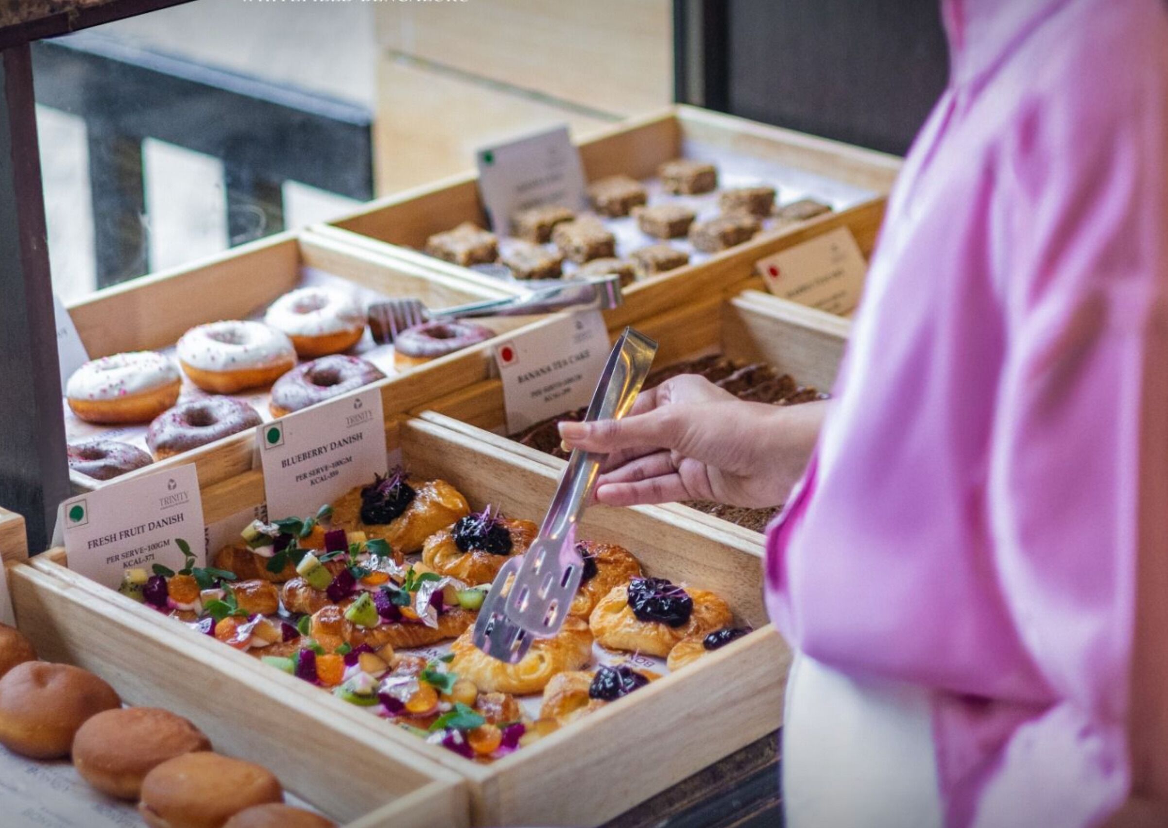 朝食 (ビュッフェ)、毎日提供 (有料)