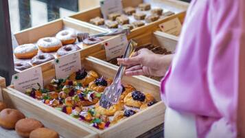 Desayuno buffet todos los días (con cargo)