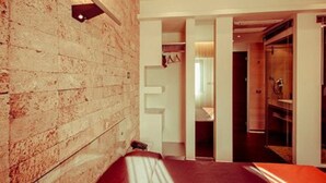 Minibar, in-room safe, desk, blackout curtains - All Ways Garden Hotel & Leisure (Rome)