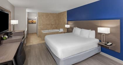 Angel Inn Near IMAX, a Travelodge by Wyndham