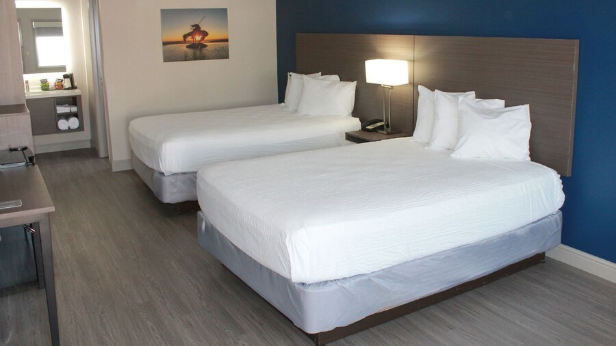 Angel Inn Near IMAX, a Travelodge by Wyndham