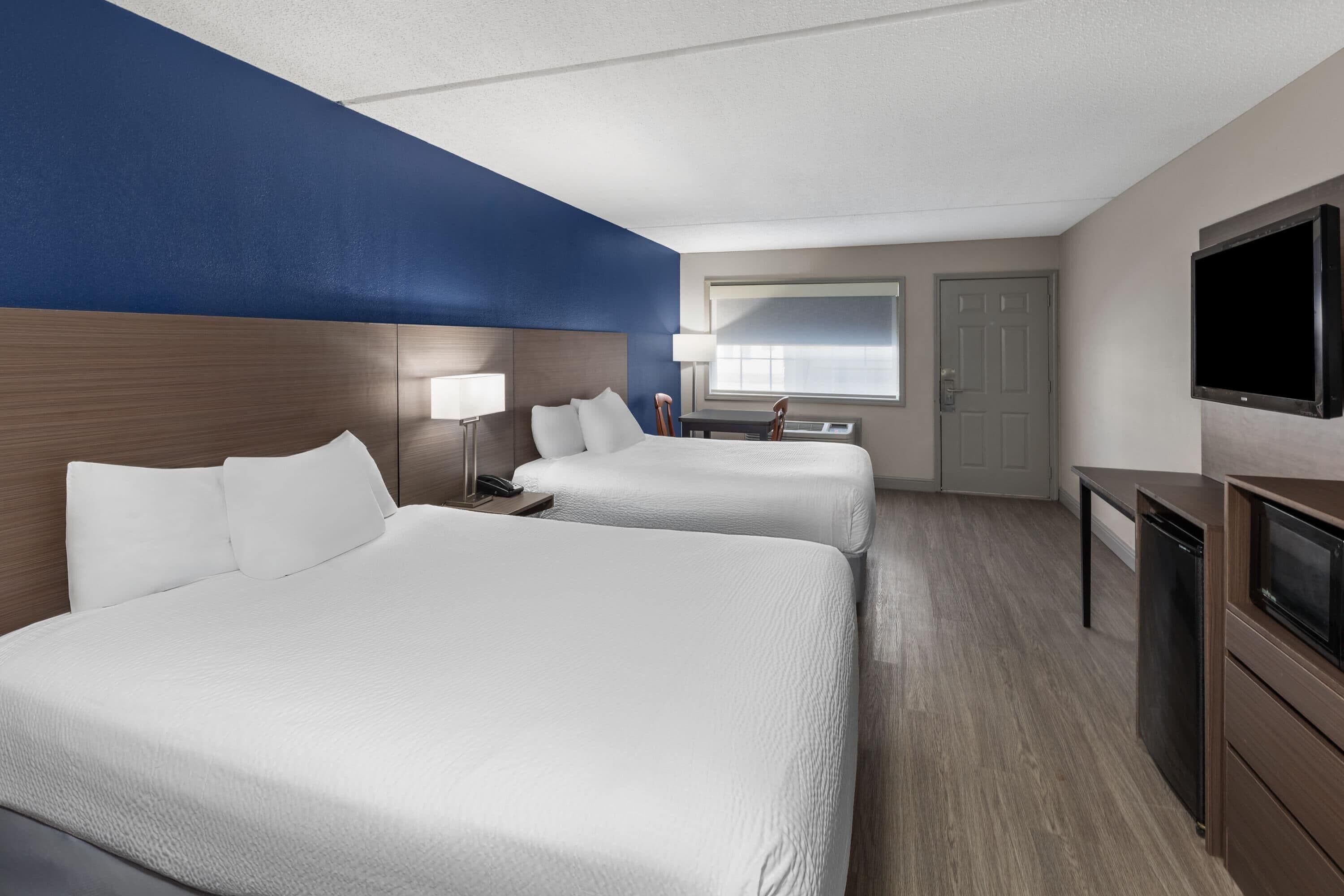 Room, 2 Queen Beds, Accessible, Non Smoking (Mobility/Hearing, Bathtub w/grab bars)