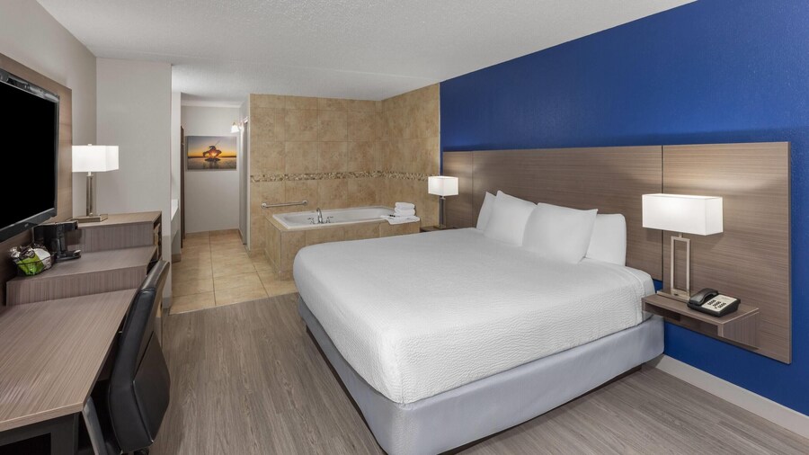 Angel Inn Near IMAX, a Travelodge by Wyndham