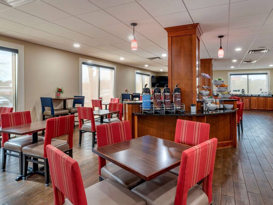 Colazione a buffet inclusa, servita tutte le mattine