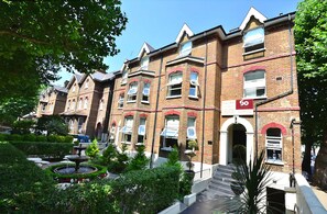 Porch - W6 Hotel Hammersmith (London)