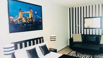 Family Studio | In-room safe, individually decorated, soundproofing, iron/ironing board