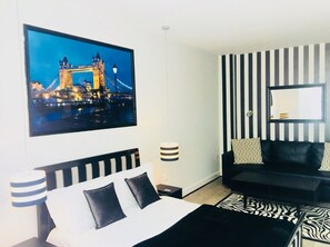 Family Studio | In-room safe, individually decorated, soundproofing, iron/ironing board - W6 Hotel Hammersmith (London)