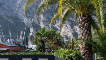 Außenpool (je nach Saison geöffnet), beheizter Pool, Liegestühle