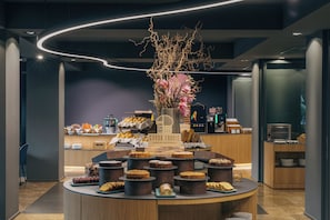Free daily buffet breakfast