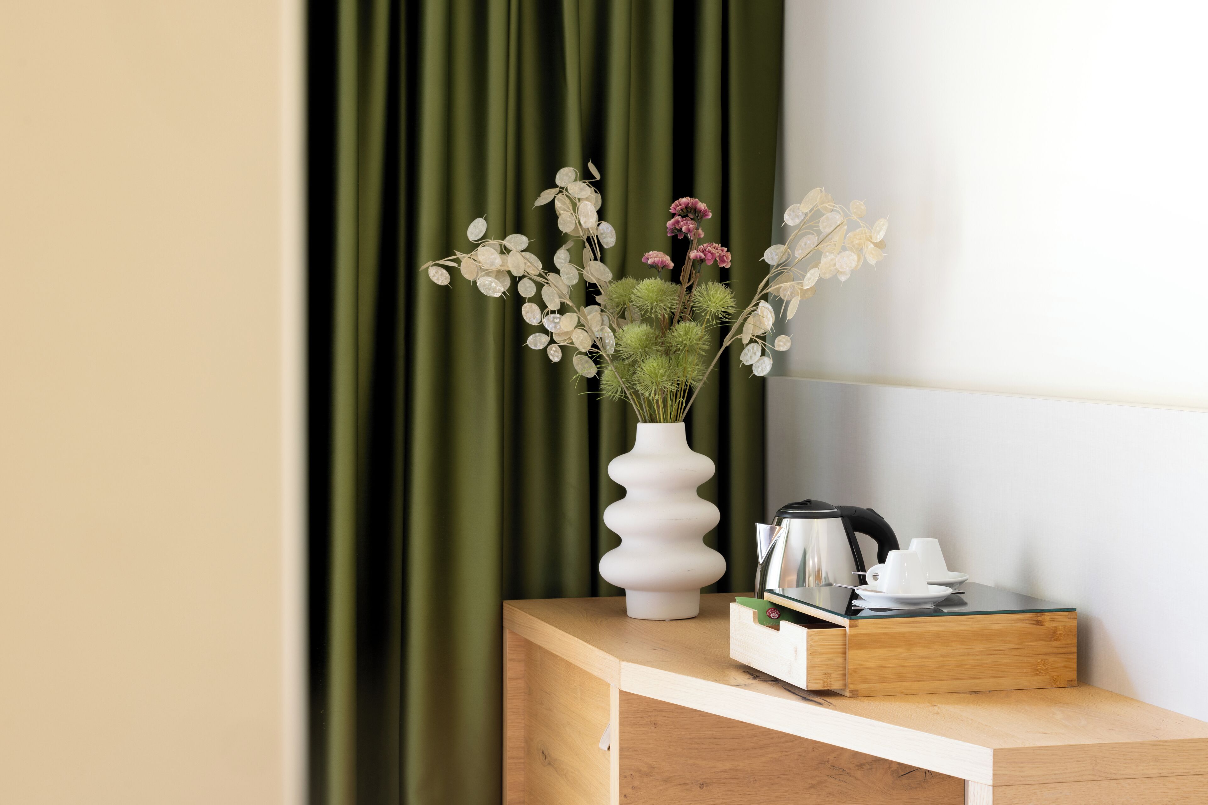 junior suite, park view | 1 bedroom, minibar, in-room safe, soundproofing