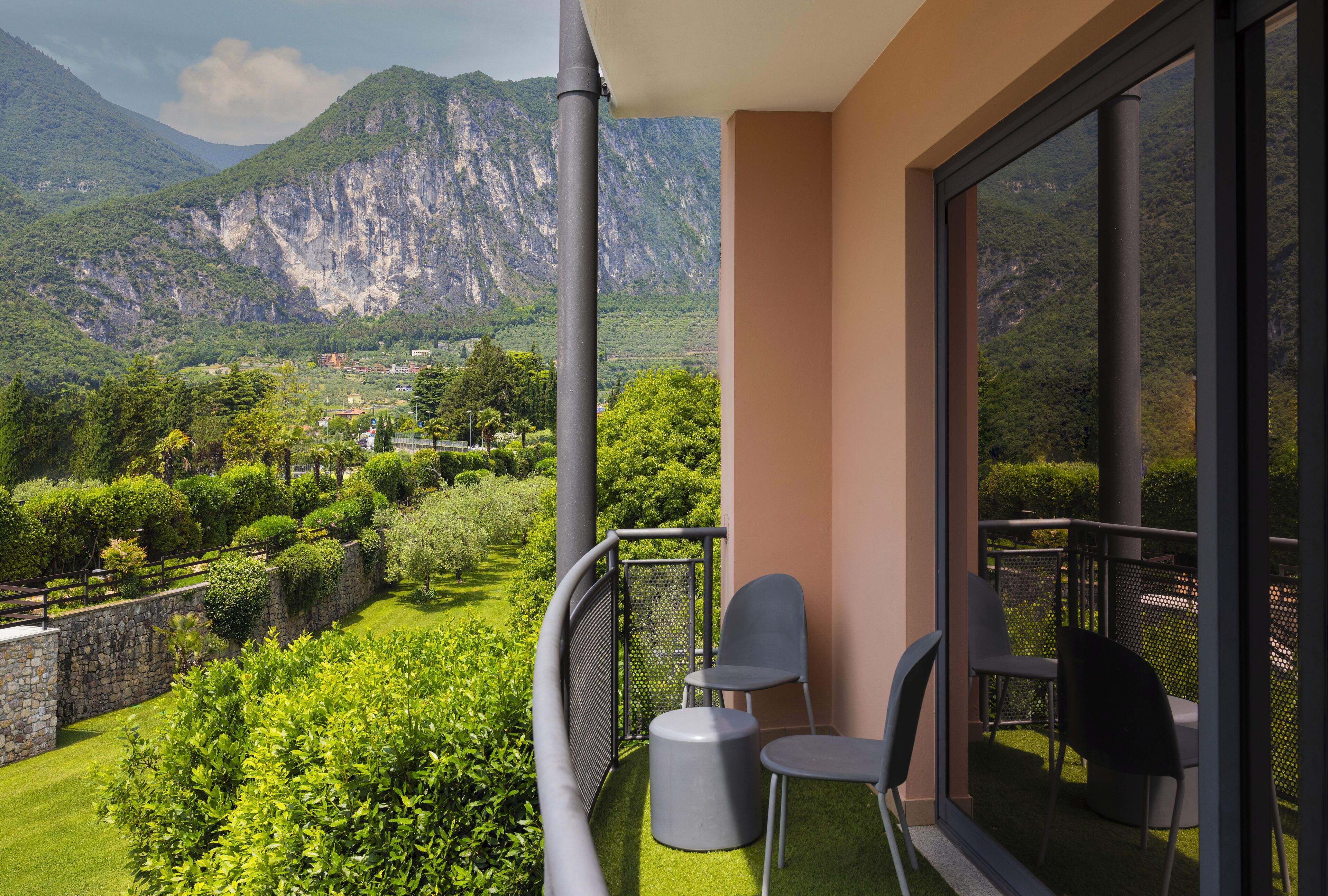 junior suite, balcony, park view | view from room