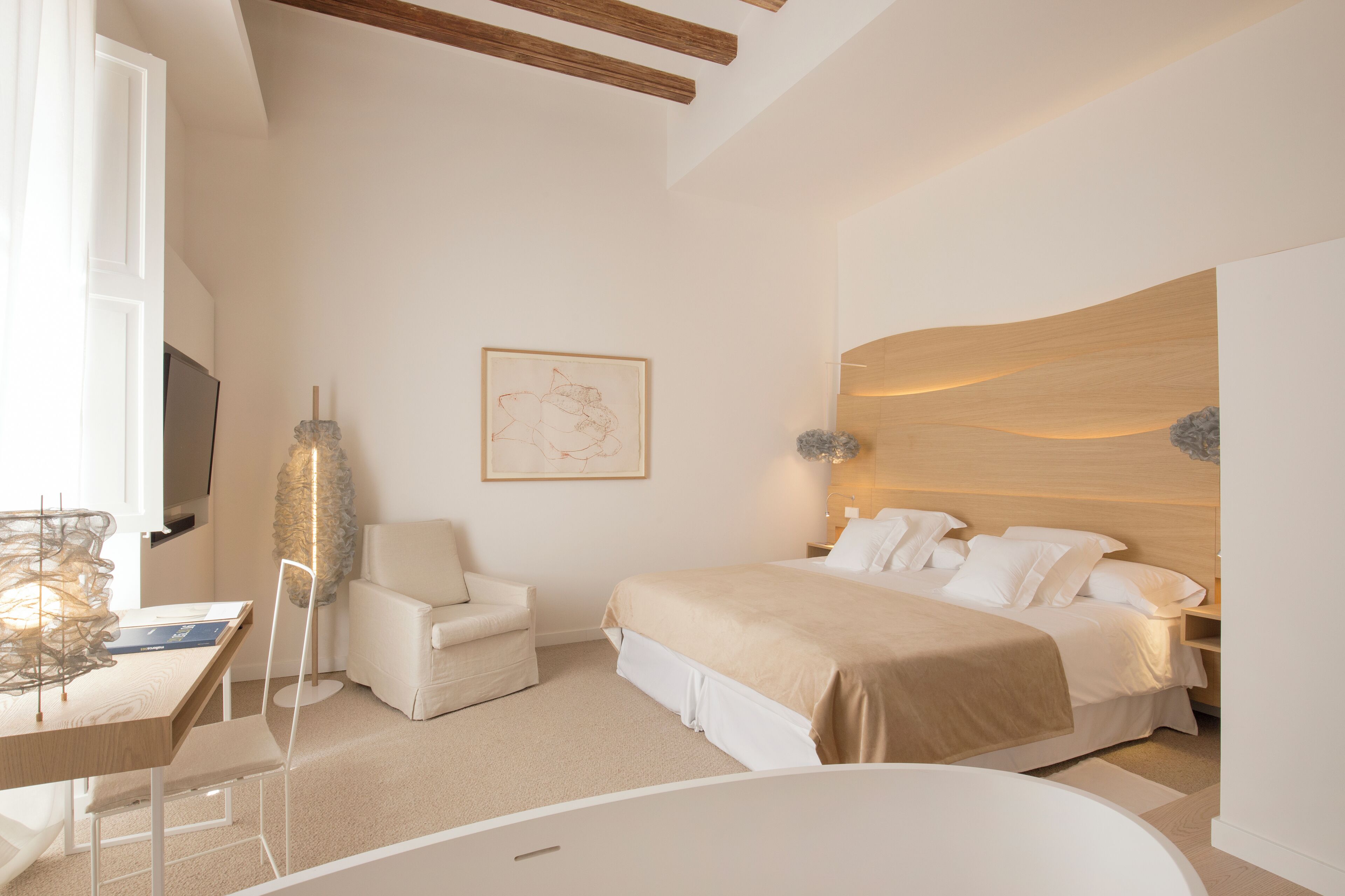 Ropa de cama hipoalergénica y minibar 