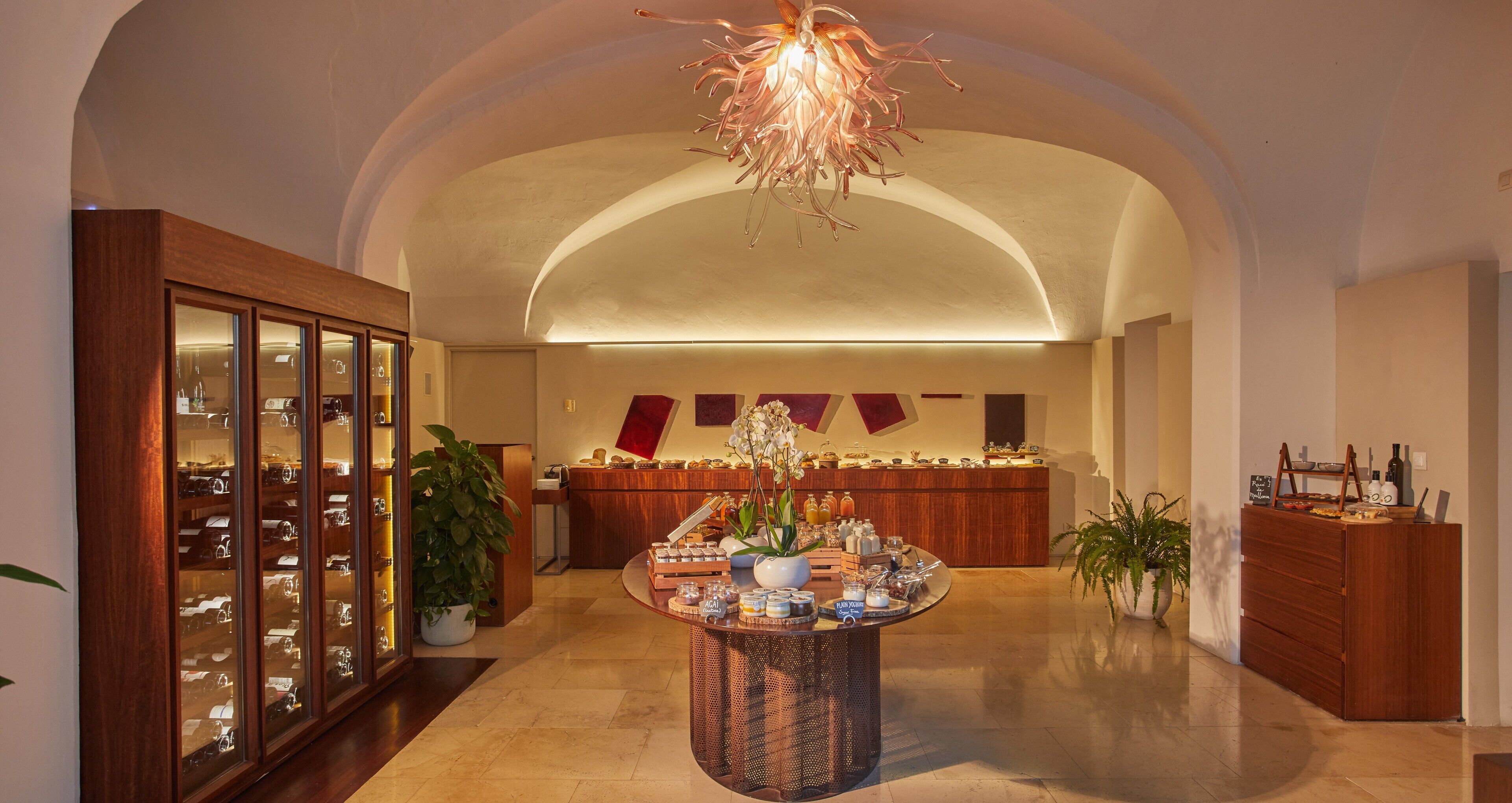 daily buffet breakfast for a fee