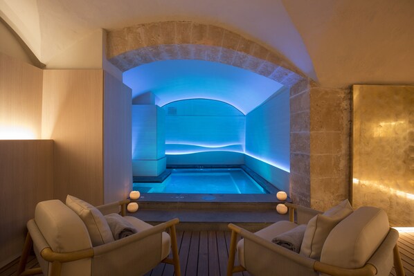 Sauna, Swedish massages, Thai massages, sports massages, facials