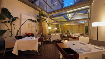 Se sirven almuerzos y cenas, cocina mediterránea