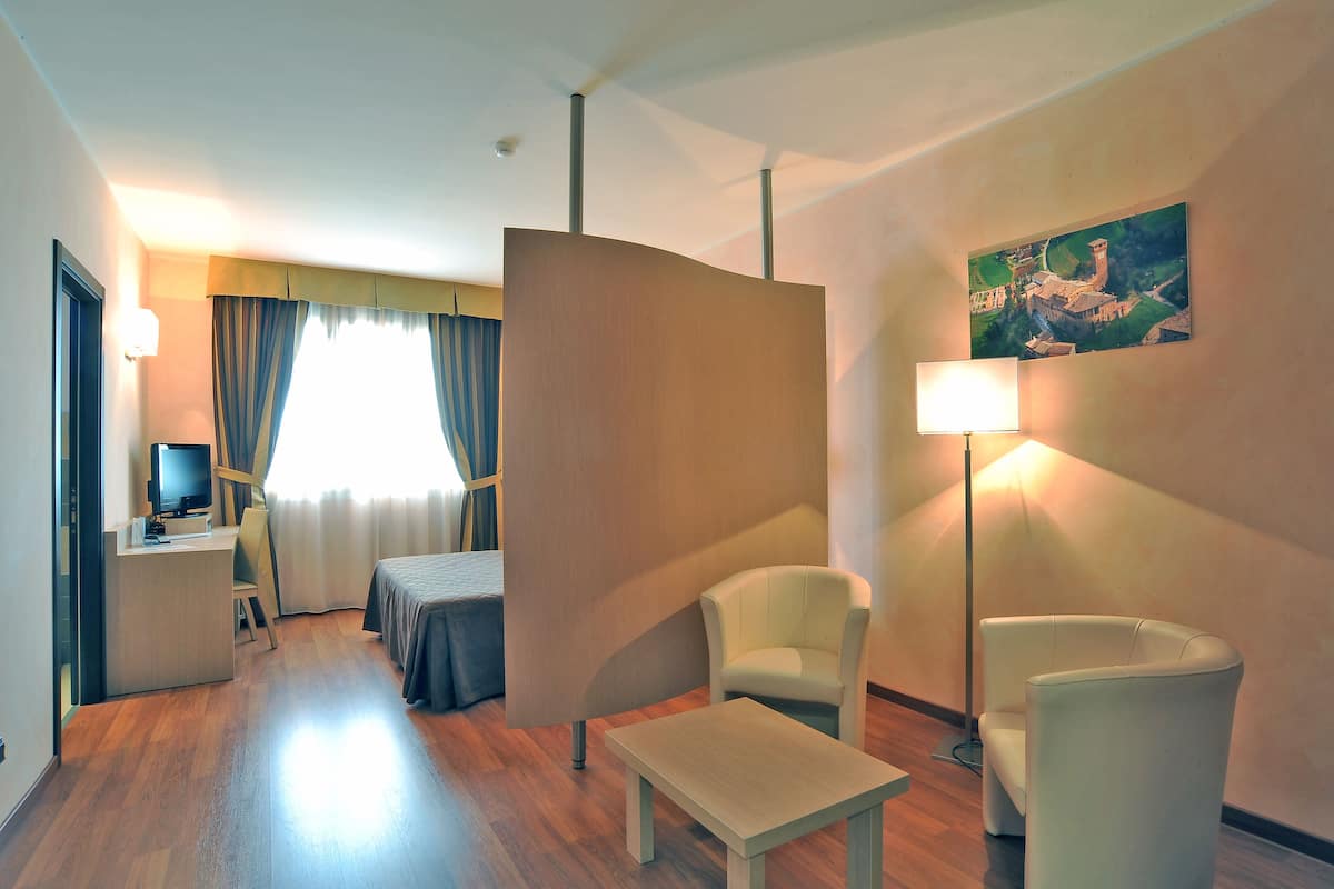 Junior Suite | Living area