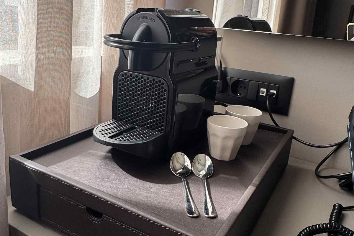 1 bedroom, premium bedding, down duvets, minibar
