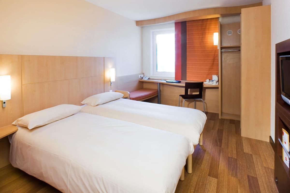Twin Room, 2 Single Beds