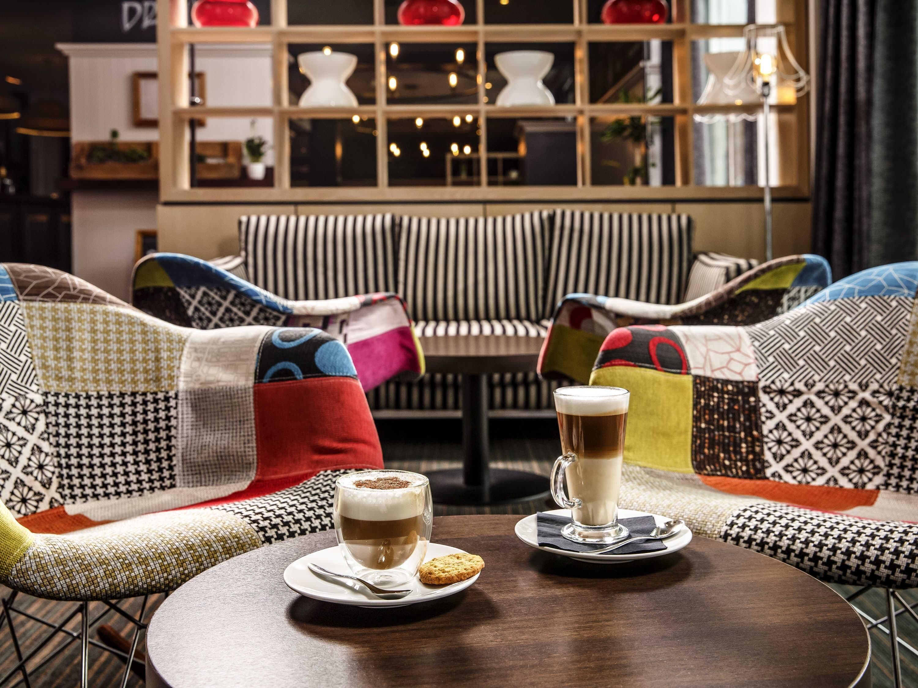 Breakfast and dinner served