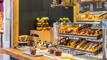 Daily continental breakfast (GBP 12.0 per person)