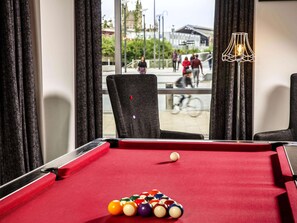 供應早餐及晚餐