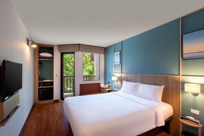 Superior Room, 1 Queen Bed | In-room safe, blackout curtains, iron/ironing board