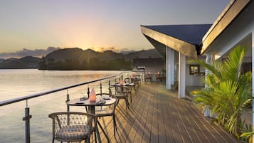 Breakfast, lunch, dinner served; pool views