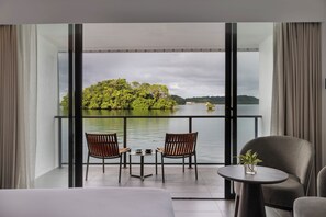 行政客房, 1 張特大雙人床, 海景 | 高級寢具、Select Comfort 床墊、迷你吧、房內夾萬