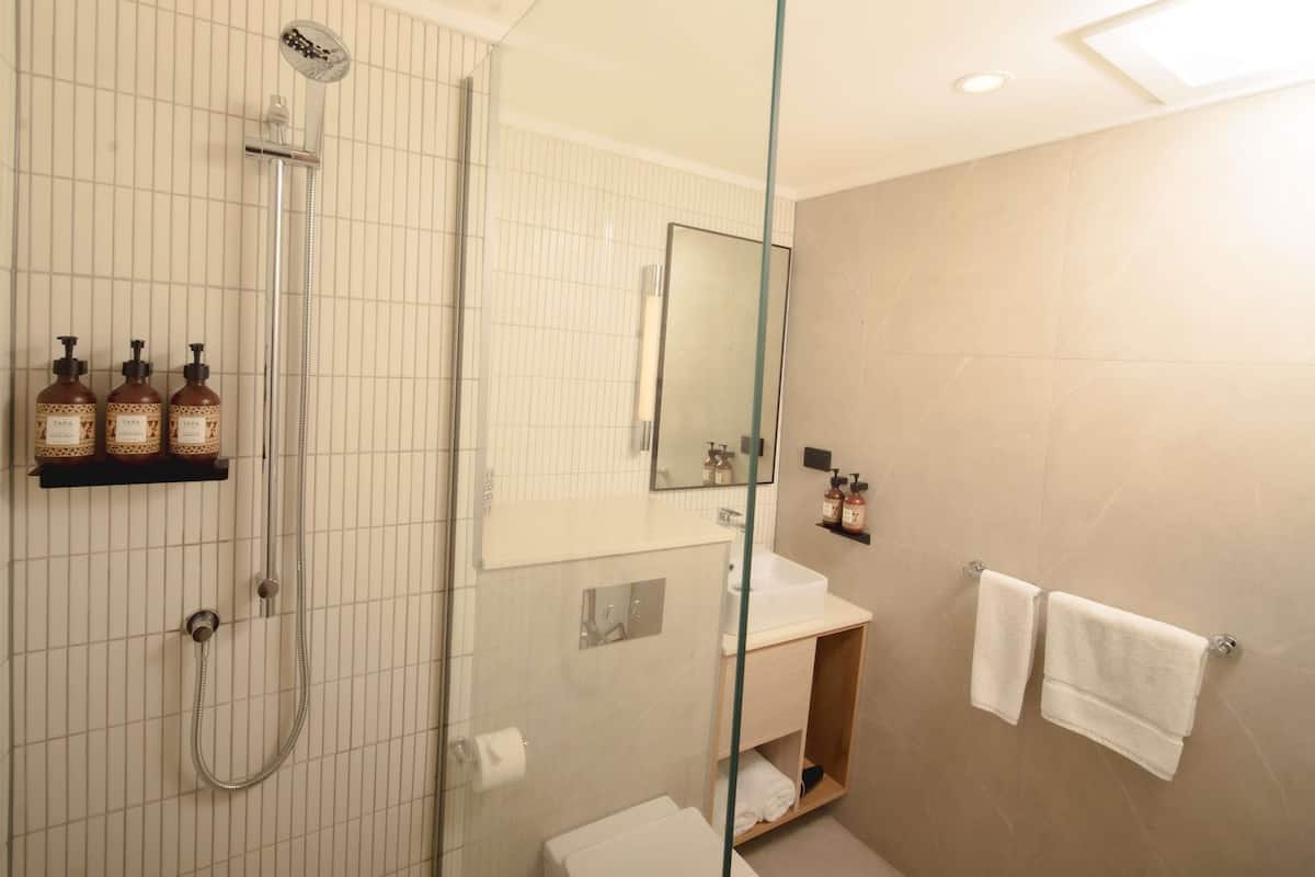 Habitación ejecutiva, 2 camas Queen size, vista al jardín | 1 habitación, ropa de cama de alta calidad y camas Select Comfort