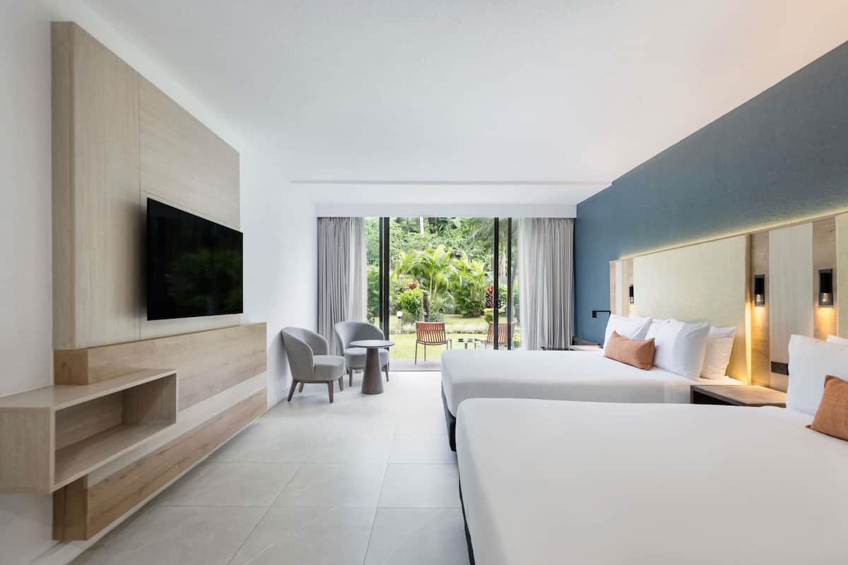 Executive-Zimmer, 2Â Queen-Betten, Gartenblick | 1 Schlafzimmer, hochwertige Bettwaren, Select-Comfort-Betten, Minibar