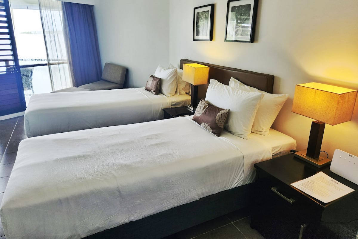 Chambre Deluxe, 1 trÚs grand lit, vue océan | 1 chambre, literie de qualité supérieure, matelas Select Comfort