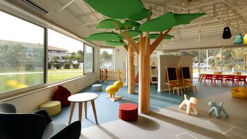 Children’s play area – indoor