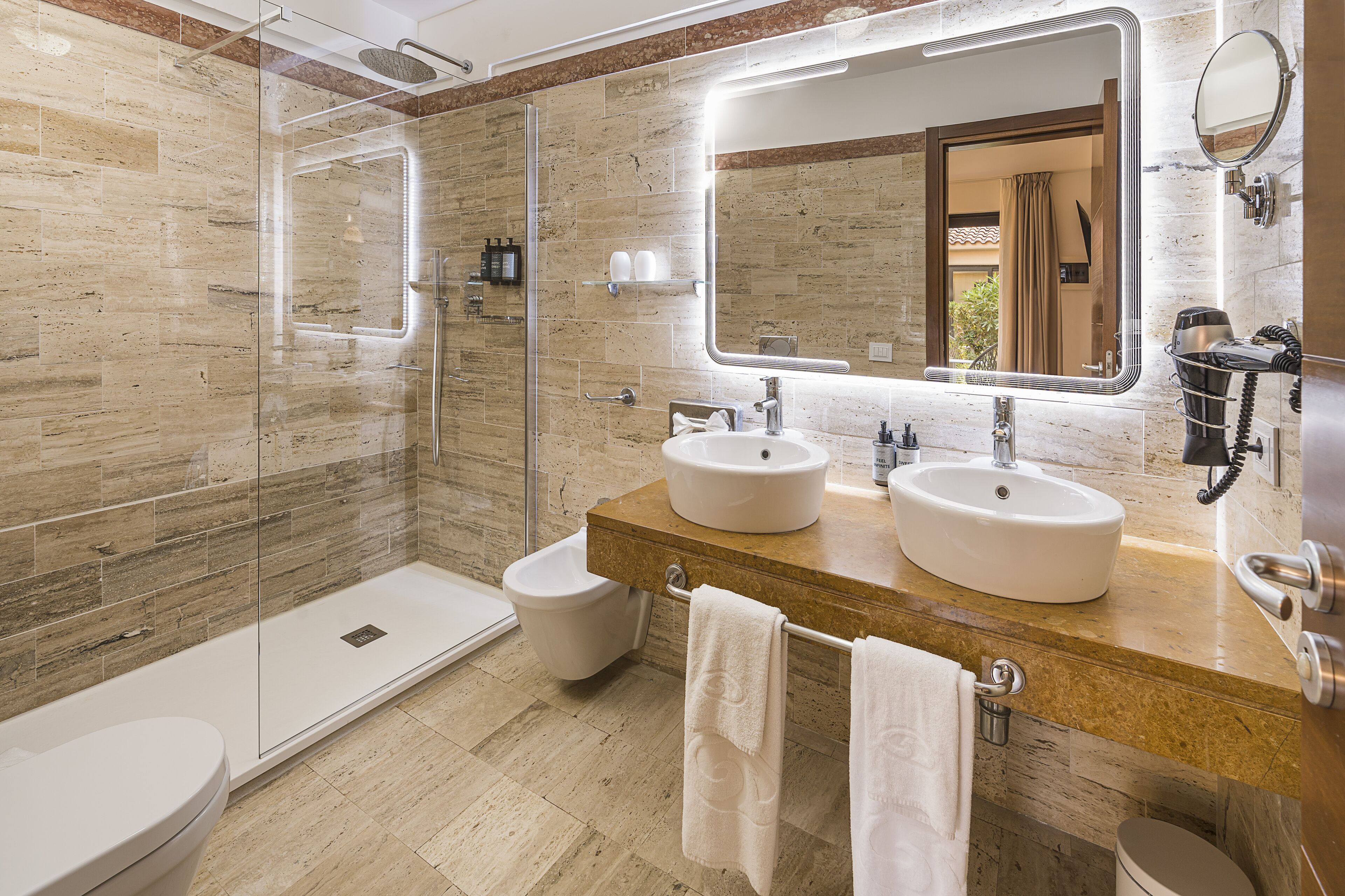 family bungalow | bathroom | free toiletries, hair dryer, bidet, towels