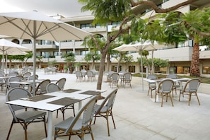 4 restaurants, breakfast, lunch, dinner served; Mediterranean cuisine