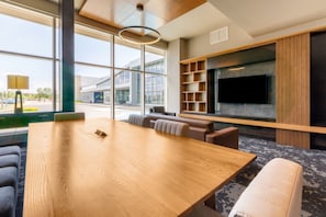 Lobby - Four Points by Sheraton Levis Convention Centre (Levis)