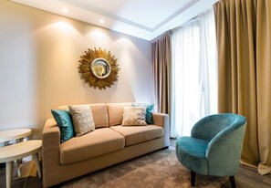 Luxury Apartment, 2 Bedrooms | Interior