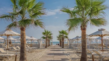 Una spiaggia nelle vicinanze, nautica/canottaggio