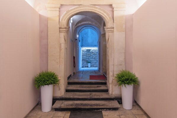 Property entrance - Vittorio Veneto Hotel (Ragusa)