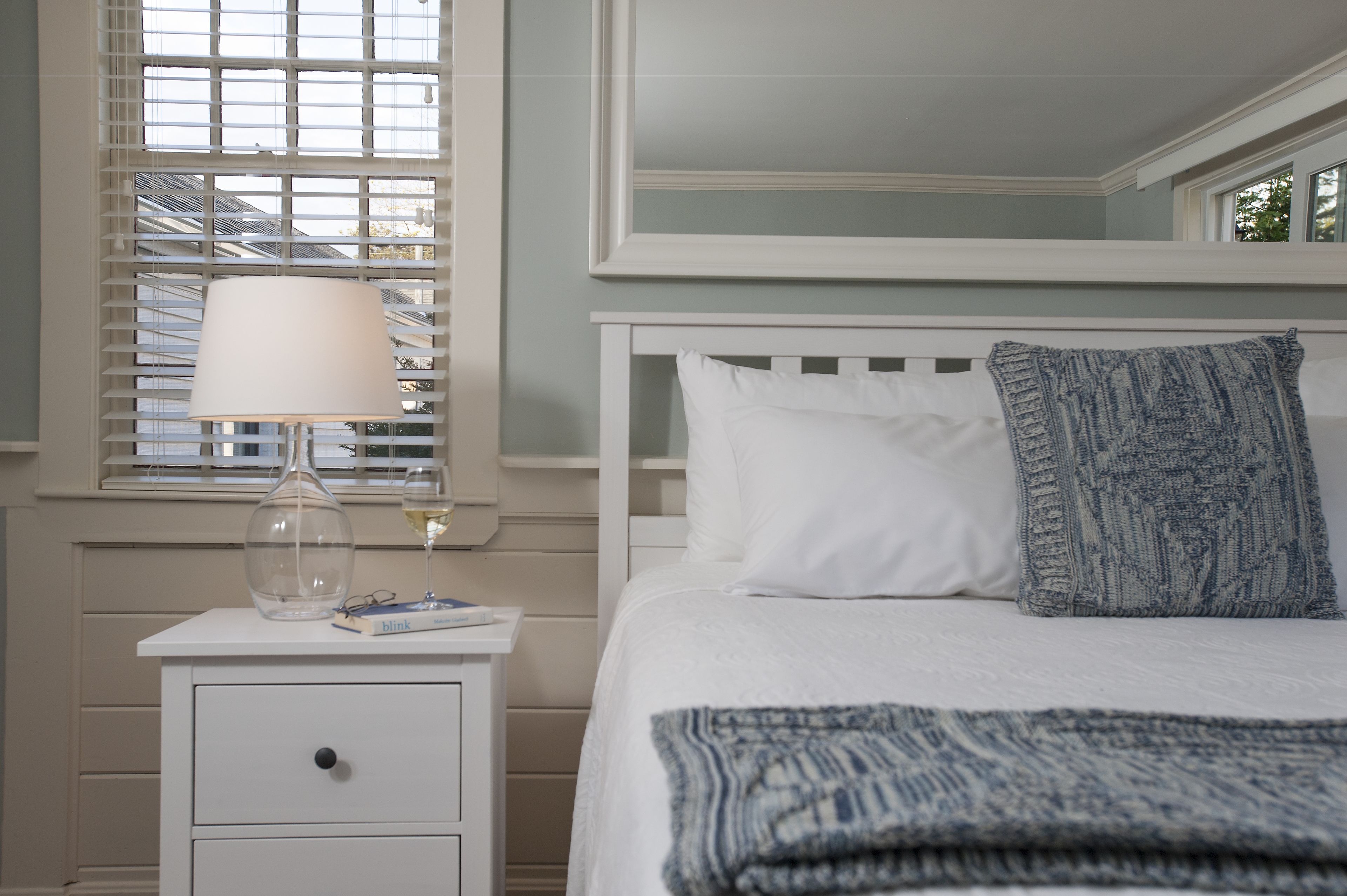 room, 1 queen bed | iron/ironing board, rollaway beds, free wifi, bed sheets