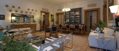 Päivittäinen buffetaamiainen (12 EUR per henkilö)